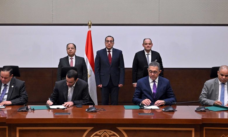 توقيع-اتفاق-إطاري-مُلزم-بين-الحكومة-المصرية-و«جلوبال-أوتو»-لتصنيع-السيارات-محليًا