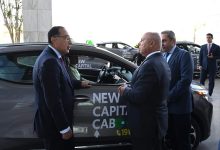 رئيس-الوزراء-يتفقد-سيارات-«تاكسي-العاصمة»-أمام-مقر-المجلس-بالعاصمة-الإدارية